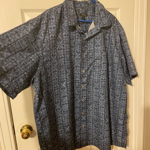 Van Heusen Other - Mens Van Heusen 2X shirt